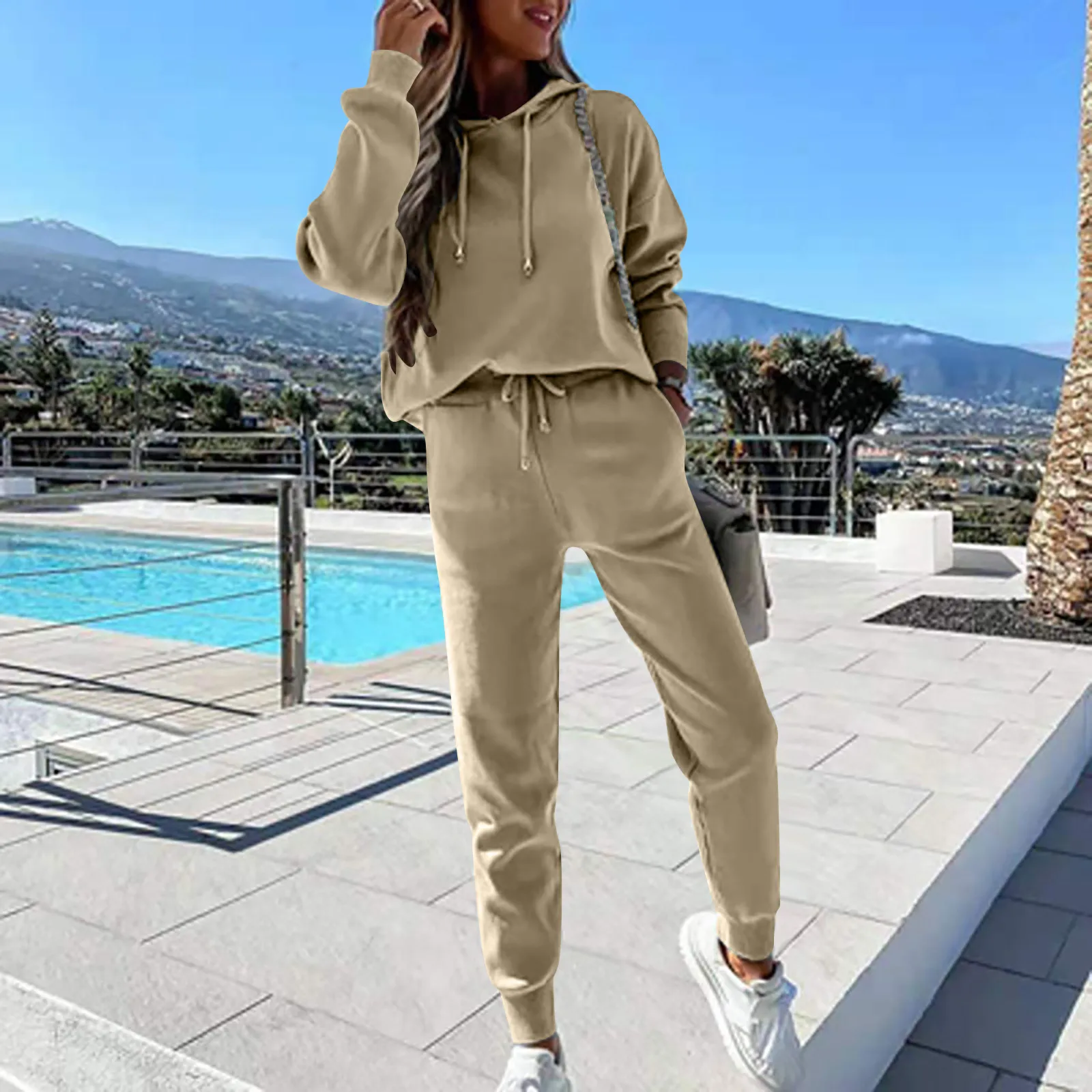 Casual Women Solid Fleece Two Piece Set Oversized Hoodie And High Waist Trouser Tracksuits 2021 Autumn Winter Female Sports Suit
Casual Women Solid Fleece Two Piece Set Oversized Hoodie And High Waist Trouser Tracksuits 2021 Autumn Winter Female Sports Suit