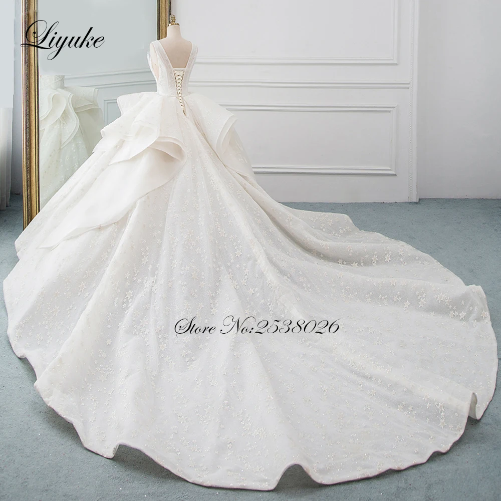 Liyuke Regular Strap Of V Neckline Ball Gown Wedding Dress With Chapel Train Ruffles Wedding Gown
Liyuke Regular Strap Of V Neckline Ball Gown Wedding Dress With Chapel Train Ruffles Wedding Gown