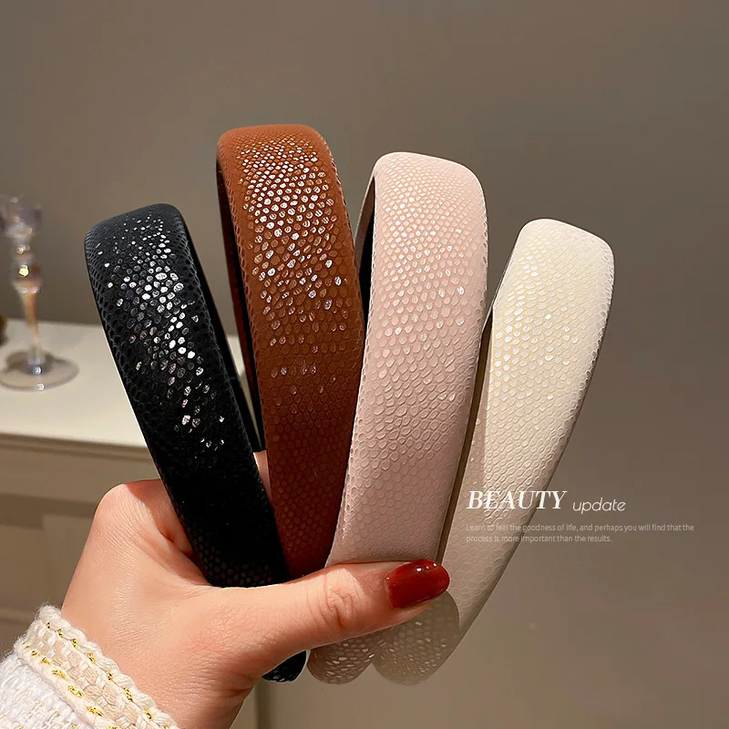 Korea Sen Series Small Fresh Leather Sponge Solid Color Temperament Versatile Literary Style Headdress Hair Hoop
Korea Sen Series Small Fresh Leather Sponge Solid Color Temperament Versatile Literary Style Headdress Hair Hoop
