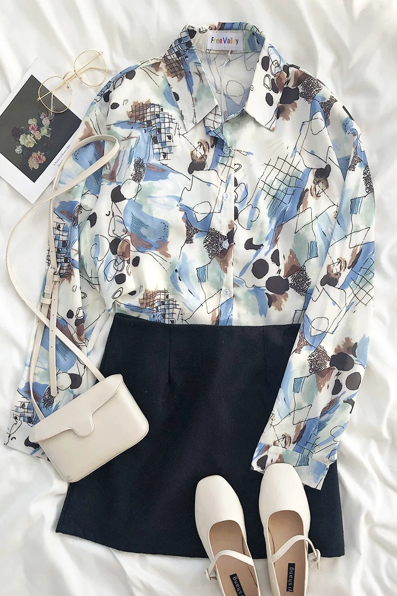 Vintage Long Sleeve Turn-down Collar Shirts Women 2020 Spring Colorful Graffiti Geometric Abstract Print Blouse Tops
Vintage Long Sleeve Turn-down Collar Shirts Women 2020 Spring Colorful Graffiti Geometric Abstract Print Blouse Tops