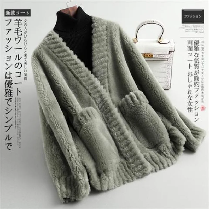 2021 Women Autumn Winter Natural Sheep Shearing Coats Female Real Lambs Wool Fur Outwears Ladies Thick Solid Slim Jackets K306
2021 Women Autumn Winter Natural Sheep Shearing Coats Female Real Lambs Wool Fur Outwears Ladies Thick Solid Slim Jackets K306