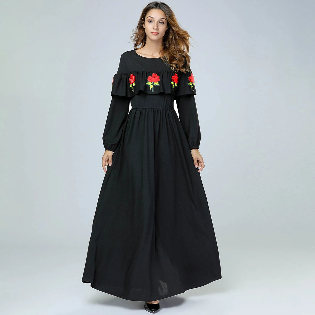 Abaya Dubai Dresses Simple and fashionable embroidered ruffled elastic waist dress Muslim loose robe Arabian long skirt
Abaya Dubai Dresses Simple and fashionable embroidered ruffled elastic waist dress Muslim loose robe Arabian long skirt