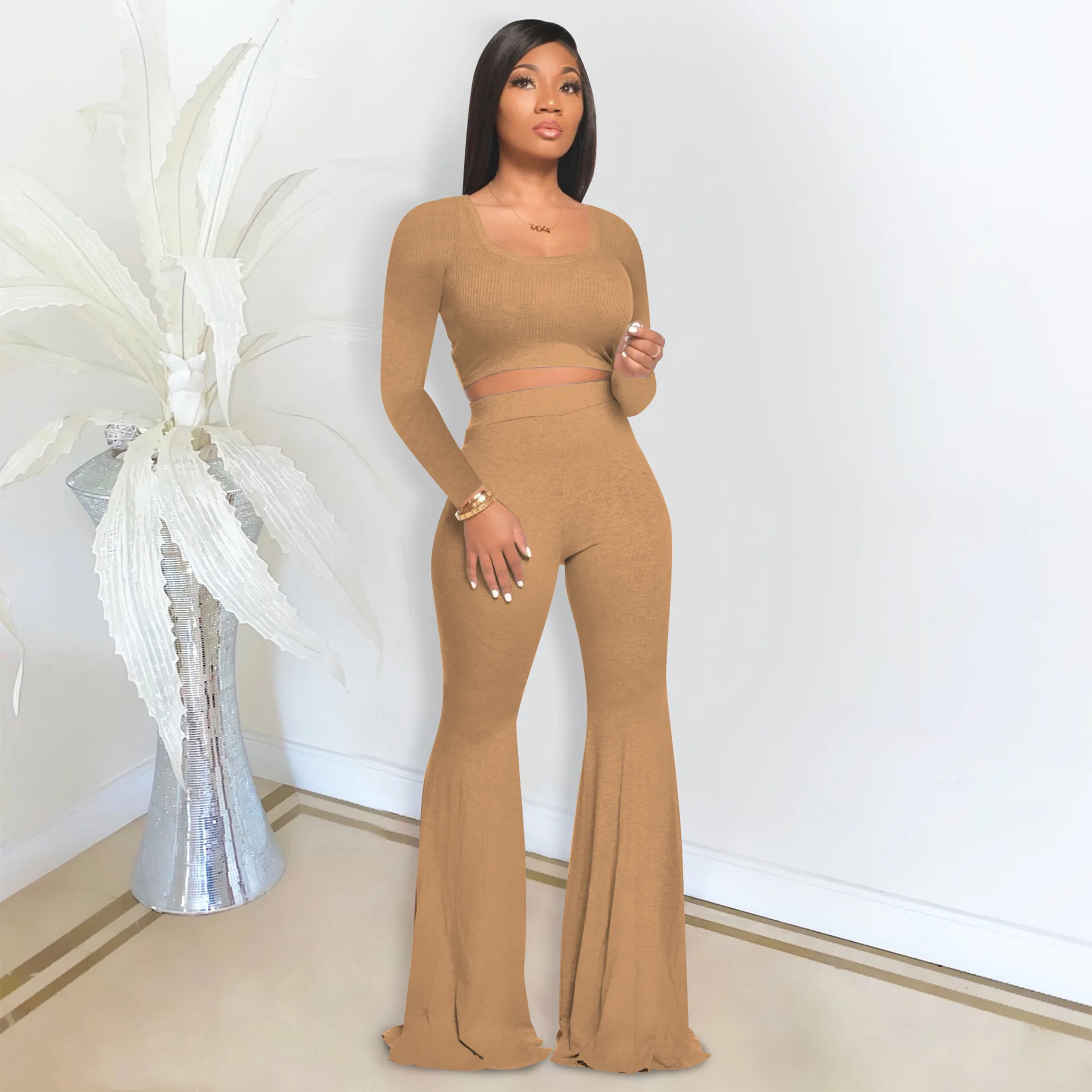 2021 Spring Women Two Piece Set Shirt Crop Top + Long Wide Pants Tracksuit Women Sportsuit Solid Color Outfit
2021 Spring Women Two Piece Set Shirt Crop Top + Long Wide Pants Tracksuit Women Sportsuit Solid Color Outfit