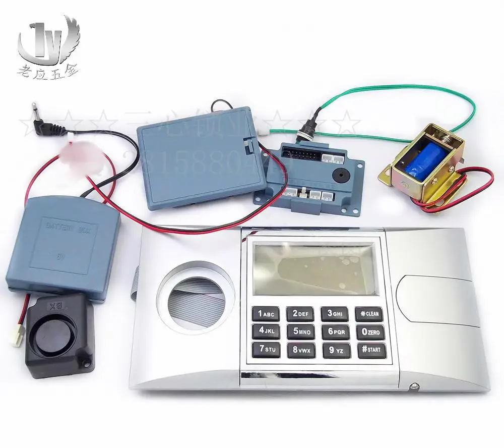 Сейф с ЖК-дисплеем и электронной панелью 
Сейф с ЖК-дисплеем и электронной панелью