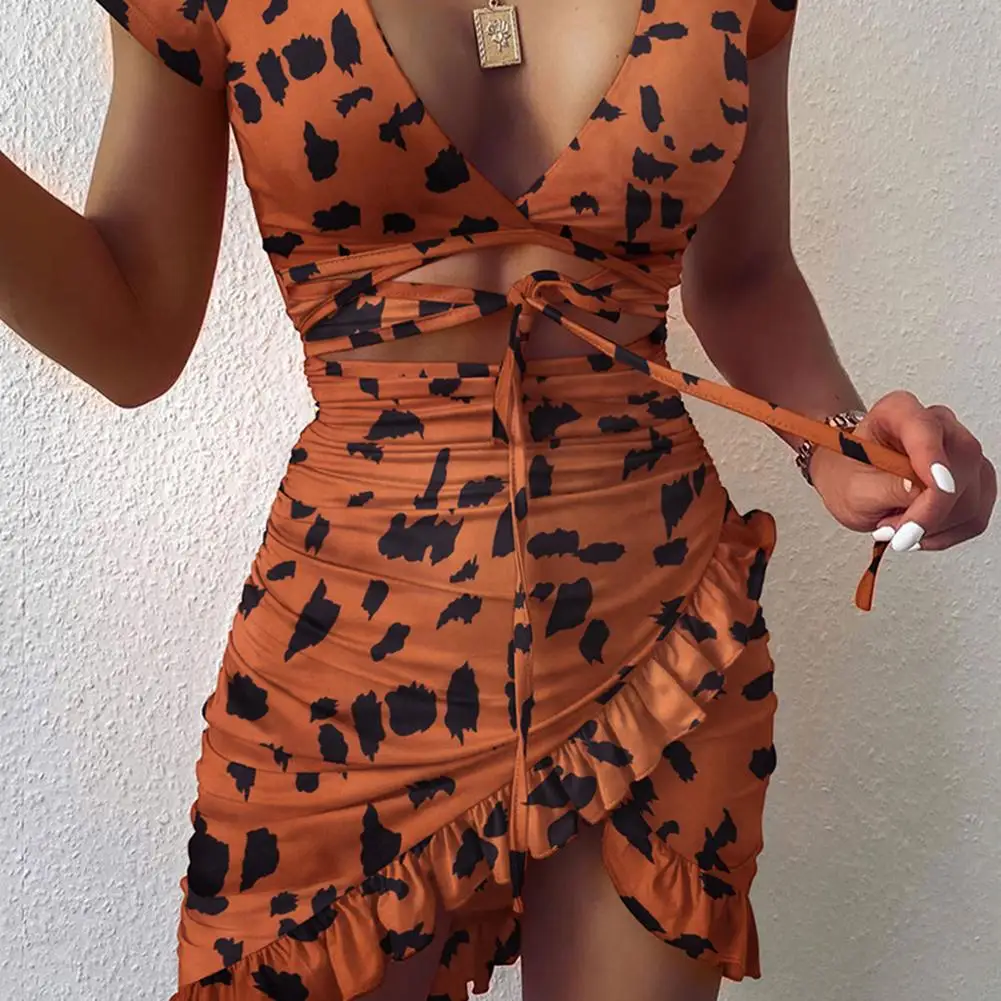 Women V-Neck Short Sleeve Lace Up Bohemian Floral Print Irregular Midi Dress Women V-Neck Short Sleeve Summer Bohemian Dress
Women V-Neck Short Sleeve Lace Up Bohemian Floral Print Irregular Midi Dress Women V-Neck Short Sleeve Summer Bohemian Dress