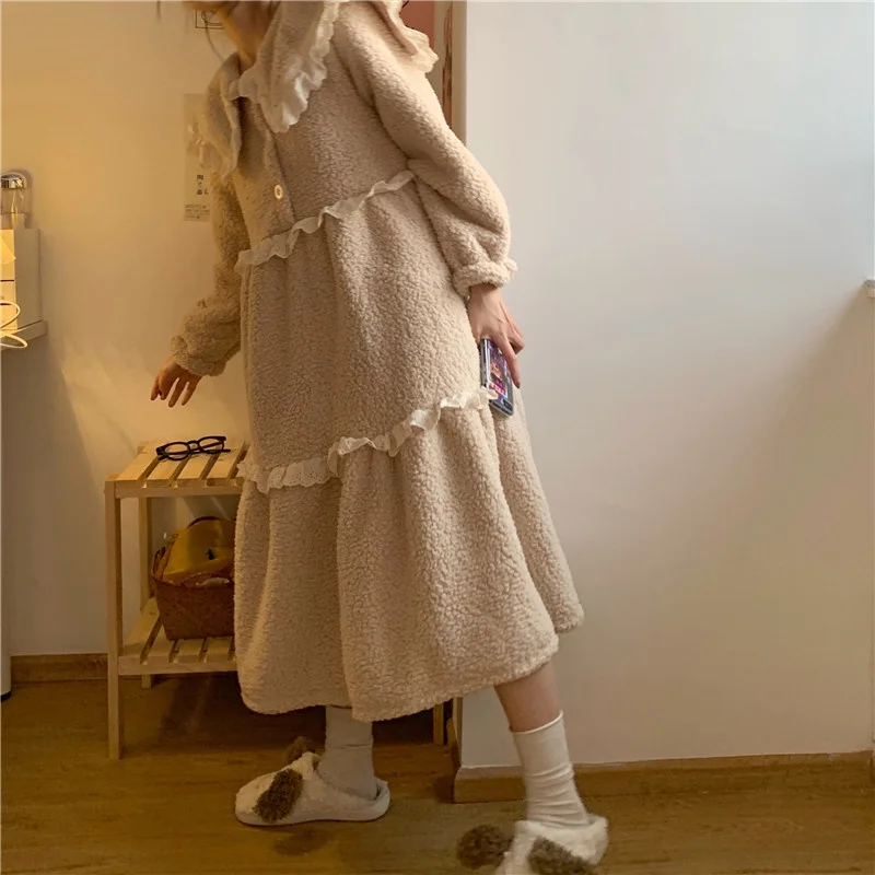Soft Waxy Lamb Cashmere Lace Nightdress Autumn and Winter Thickened Coral Cashmere Home Uniform Long Sleeve Nightgown
Soft Waxy Lamb Cashmere Lace Nightdress Autumn and Winter Thickened Coral Cashmere Home Uniform Long Sleeve Nightgown
