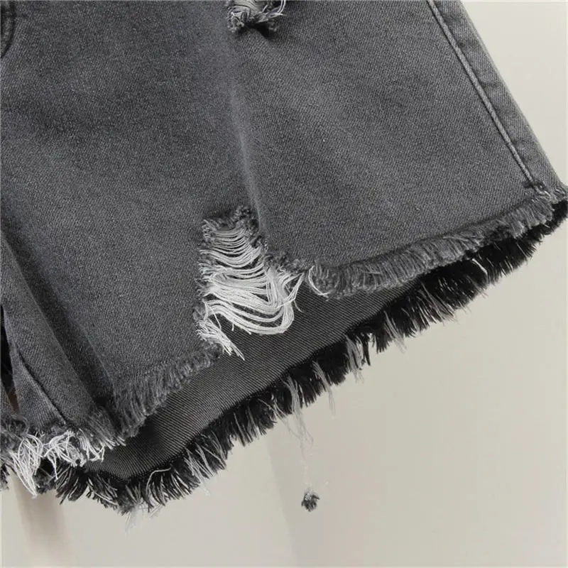 Vintage Denim Shorts Women Casual Streetwear Wide Leg Jeans Shorts Female Large Size Loose High Waist Denim Shorts Solid Q3671
Vintage Denim Shorts Women Casual Streetwear Wide Leg Jeans Shorts Female Large Size Loose High Waist Denim Shorts Solid Q3671