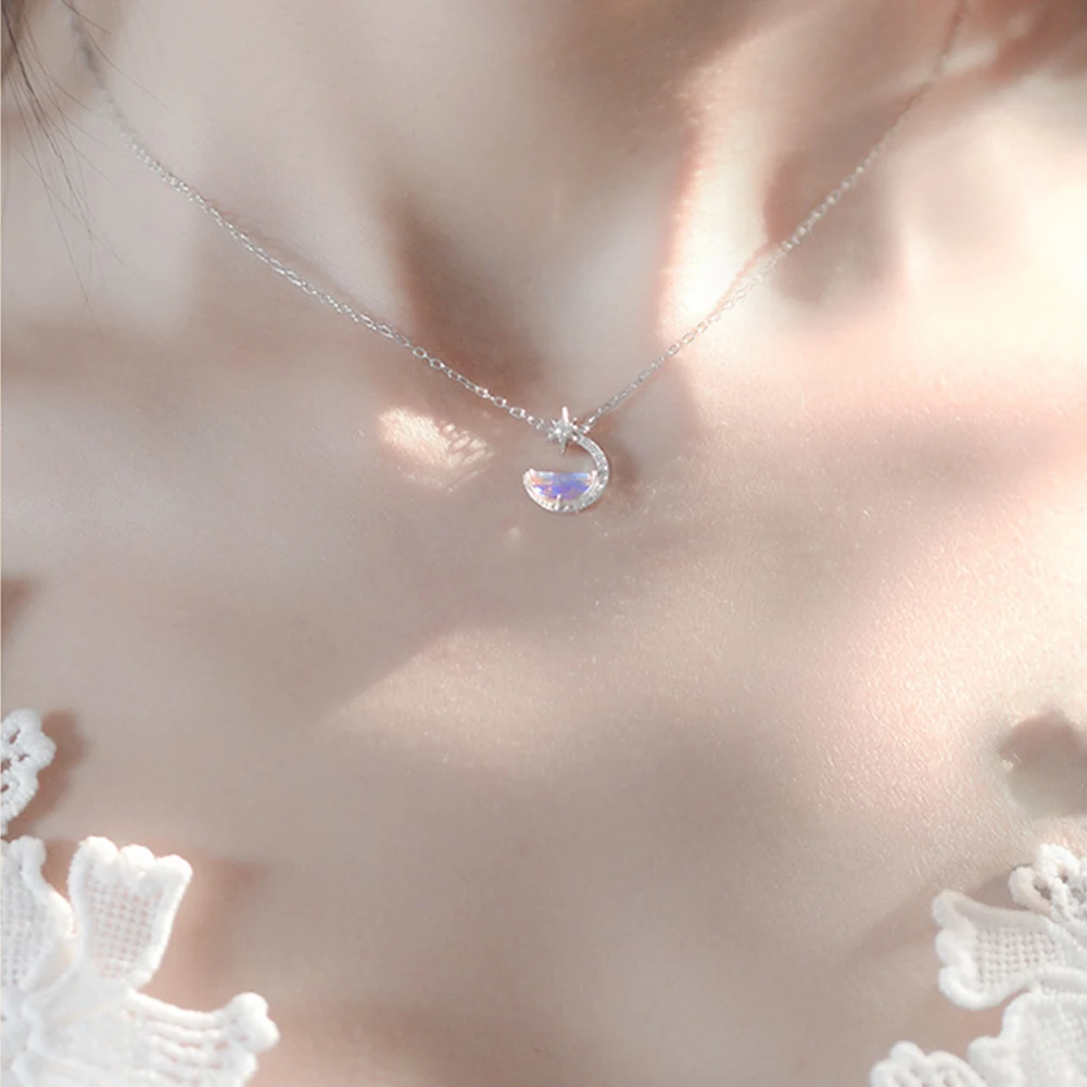 Korea Creative Luminous Stone Pendant Necklaces for Women Glowing Discoloration Moon Chain Neck Chain Fashion Jewelry Gifts NEW
Korea Creative Luminous Stone Pendant Necklaces for Women Glowing Discoloration Moon Chain Neck Chain Fashion Jewelry Gifts NEW