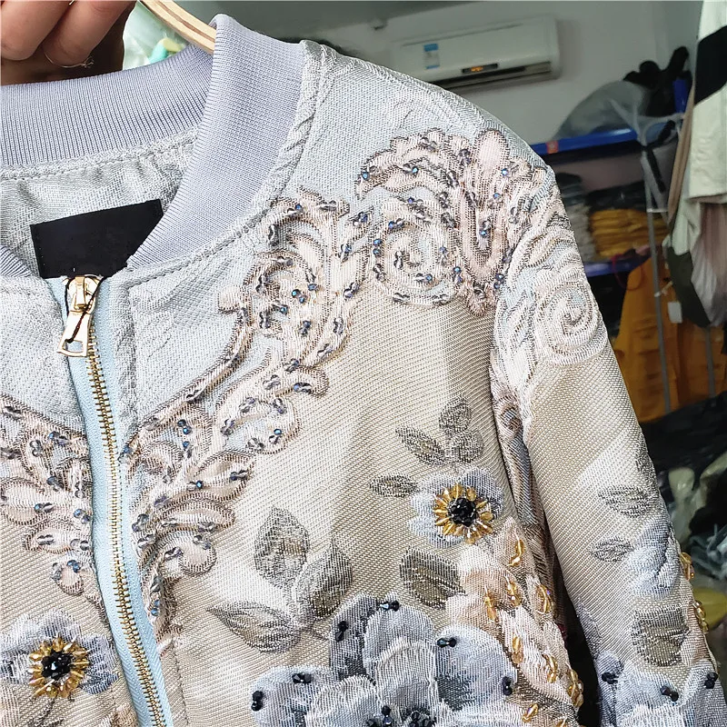 Luxury Handmade Beaded Spring Autumn Runway Jacket Women Vintage Retro Flowers Baseball Short Coats Ethnic Jacquard Tops NZ70
Luxury Handmade Beaded Spring Autumn Runway Jacket Women Vintage Retro Flowers Baseball Short Coats Ethnic Jacquard Tops NZ70