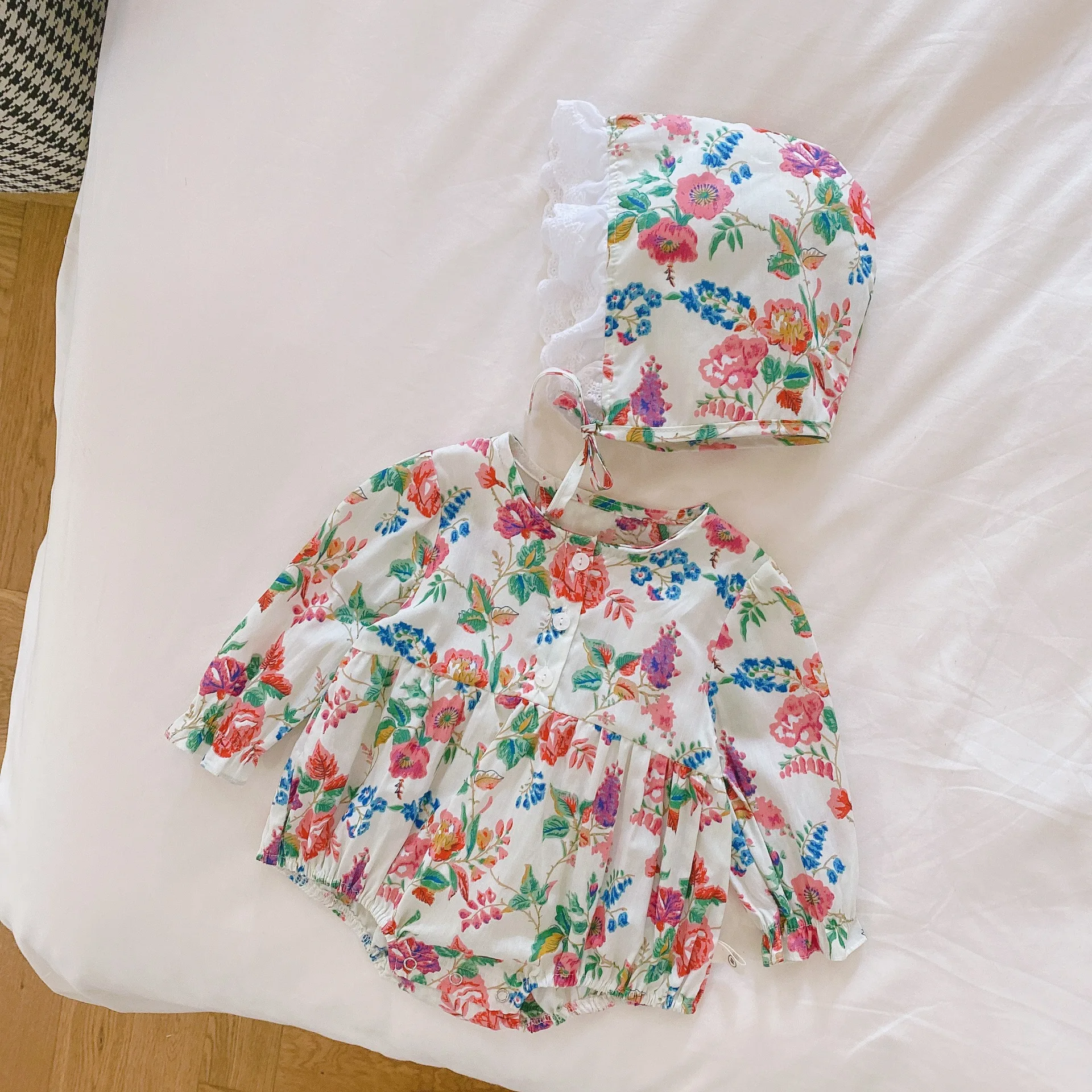 WLG Baby Rompers New Born Baby Clothes Spring Autumn Girls Florla Printed Romper with Hat Toddler Cute Clothes
WLG Baby Rompers New Born Baby Clothes Spring Autumn Girls Florla Printed Romper with Hat Toddler Cute Clothes
