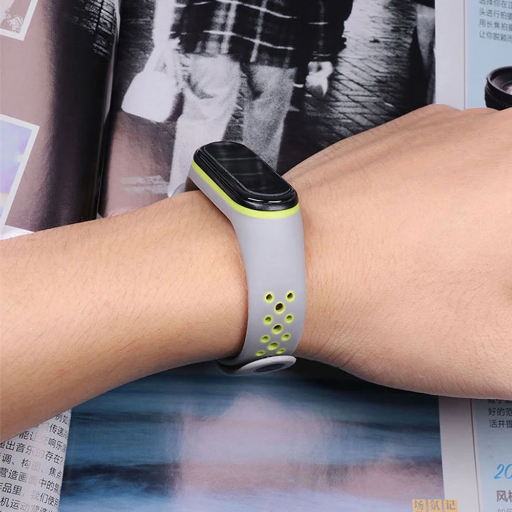 Sporty Breathable Color Blocking Straps for Xiaomi Mi Band 4 Silicone Wristband Replacement Bracelet for MiBand 3 Modern Buckle
Sporty Breathable Color Blocking Straps for Xiaomi Mi Band 4 Silicone Wristband Replacement Bracelet for MiBand 3 Modern Buckle