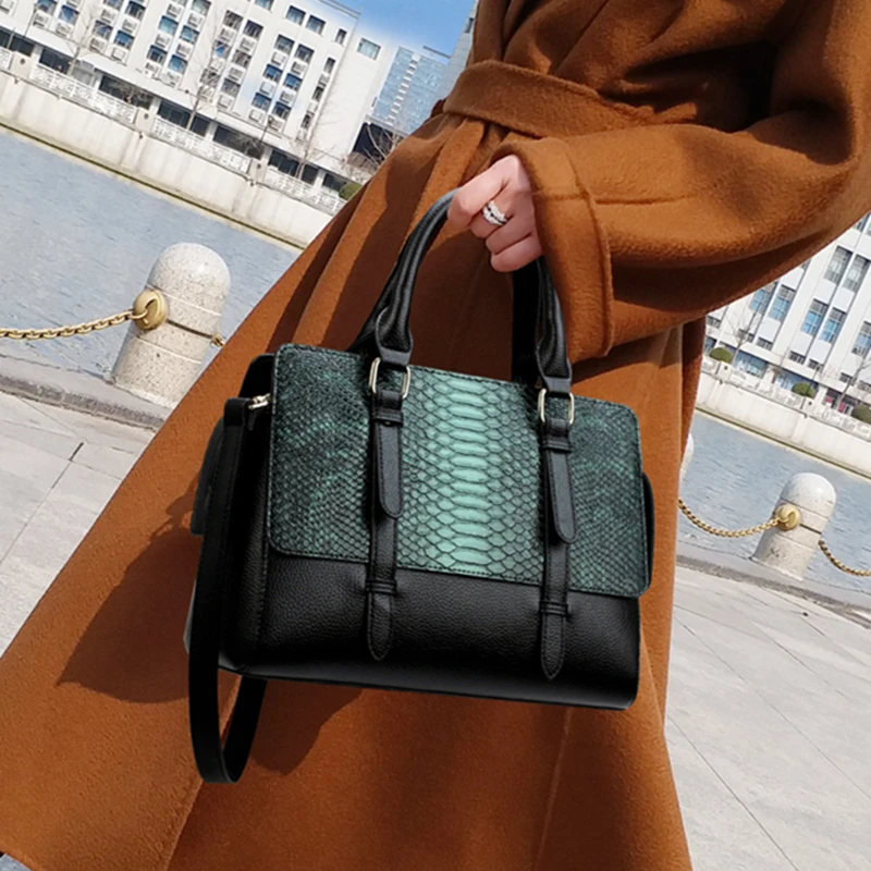 Personality Snake Print High-quality Leather Handbag Fashion One-shoulder Messenger Bag Famous Designer Ladies Tote Bag Sac Luxe
Personality Snake Print High-quality Leather Handbag Fashion One-shoulder Messenger Bag Famous Designer Ladies Tote Bag Sac Luxe