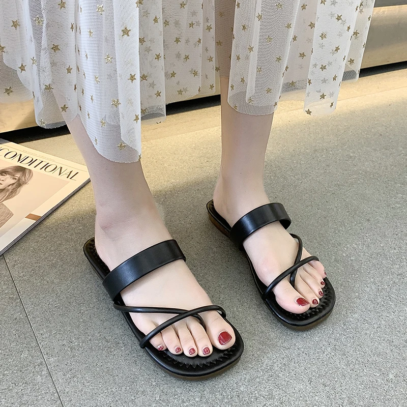 Shoes Women Female Slippers Low Luxury Slides Soft 2021 Flat Designer Summer PU Rubber Rome Casual Fashion Leisure Female Shoes
Shoes Women Female Slippers Low Luxury Slides Soft 2021 Flat Designer Summer PU Rubber Rome Casual Fashion Leisure Female Shoes