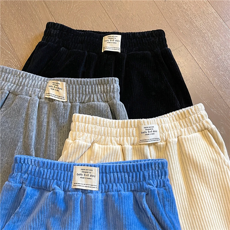 Elegant Corduroy Wide Leg long Pants Women Casual High Waist Straight Trousers Female Korean Style Large Size Mopping pants
Elegant Corduroy Wide Leg long Pants Women Casual High Waist Straight Trousers Female Korean Style Large Size Mopping pants