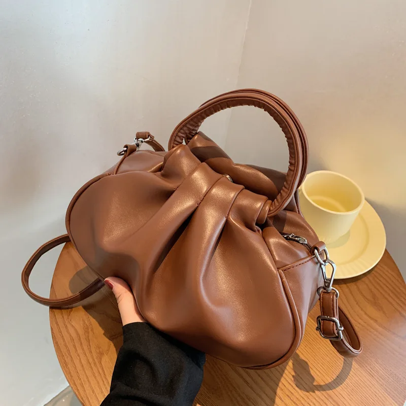 2021 Summer New Product Solid Color Fold Underarm Bag Youth All-match Portable Western Style One-shoulder Messenger Female Bag
2021 Summer New Product Solid Color Fold Underarm Bag Youth All-match Portable Western Style One-shoulder Messenger Female Bag