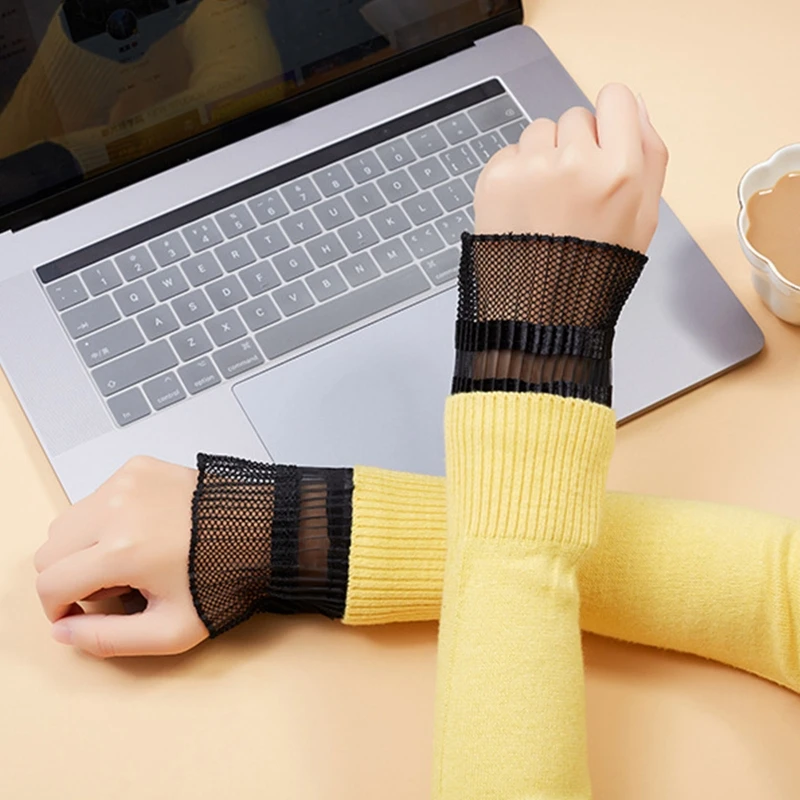 Korean Women Hollow Out Mesh Net Horn Cuffs Wrinkled See-Through Lace Detachable Fake Sleeves Sweater Decorative Clothing Wristb
Korean Women Hollow Out Mesh Net Horn Cuffs Wrinkled See-Through Lace Detachable Fake Sleeves Sweater Decorative Clothing Wristb
