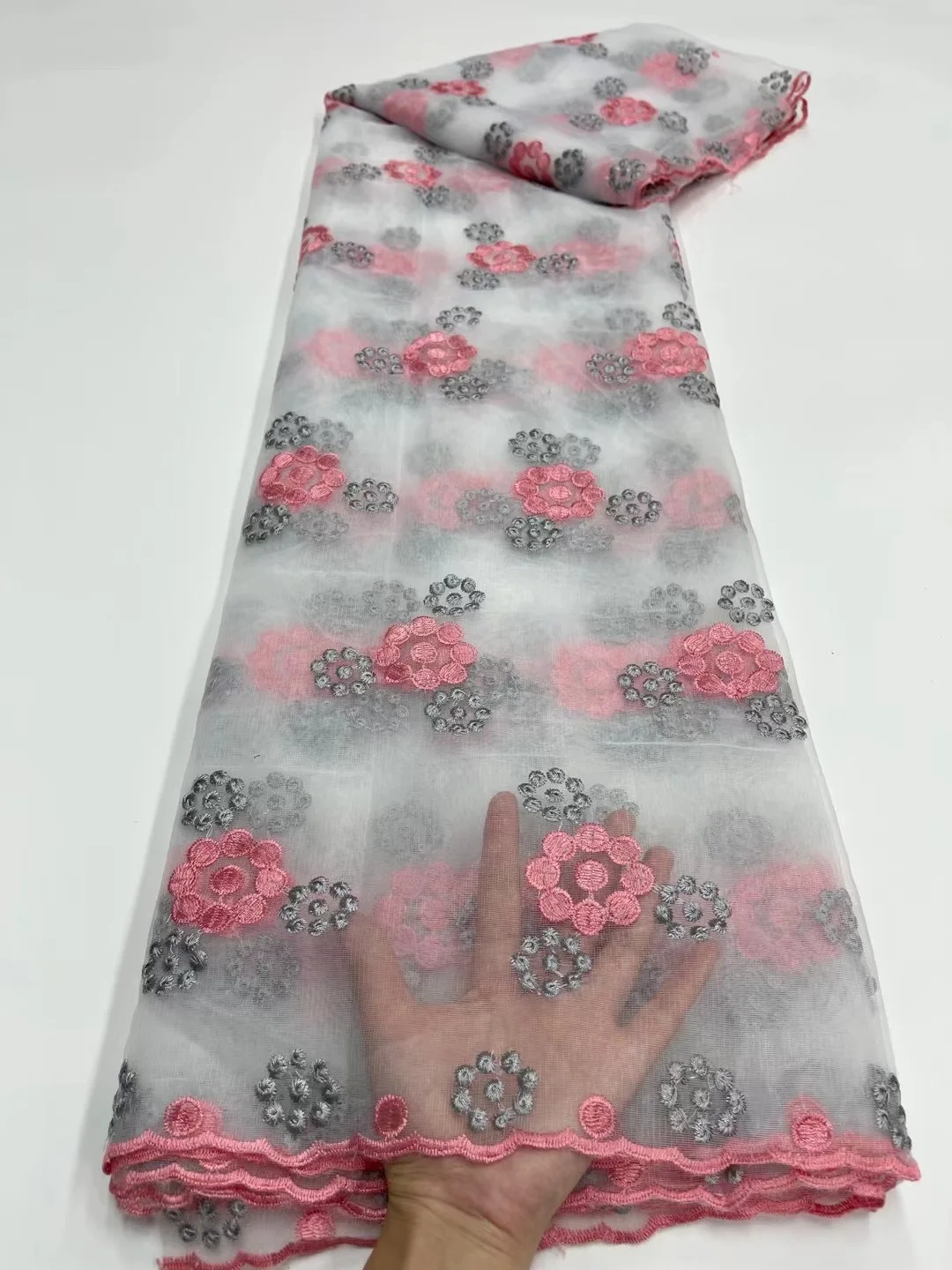 2021 разноцветные кружевные ткани с цветочным узором, вышивка, африканские Французские тюлевые кружевные ткани, кружевные ткани нигерийские ...
2021 разноцветные кружевные ткани с цветочным узором, вышивка, африканские Французские тюлевые кружевные ткани, кружевные ткани нигерийские ...