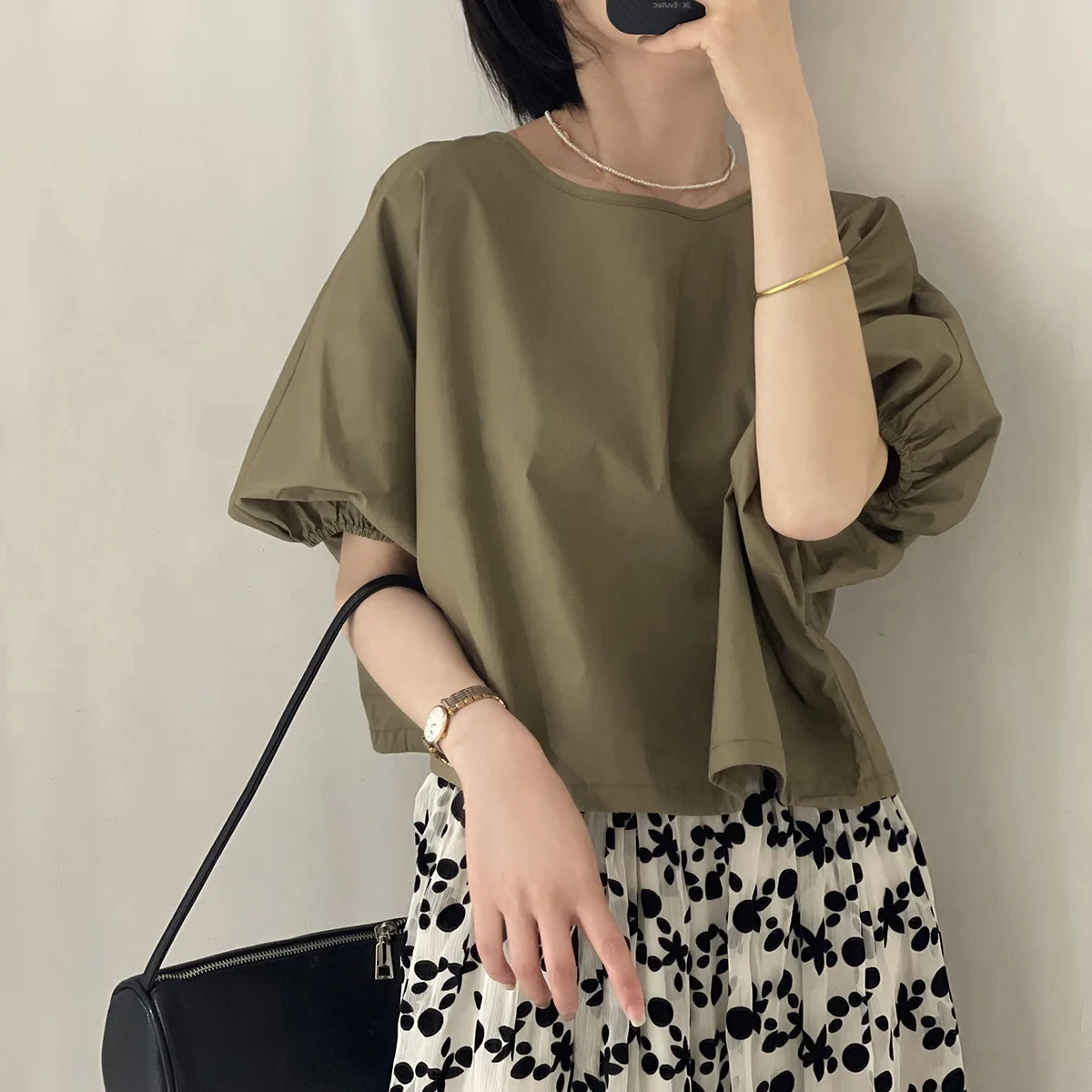 New Summer Women Blouse Casual Loose Shirts Women Lace-up Puff Sleeve Back Split Sexy Blouse Mujer Blusa Femme Tops Streetwear
New Summer Women Blouse Casual Loose Shirts Women Lace-up Puff Sleeve Back Split Sexy Blouse Mujer Blusa Femme Tops Streetwear