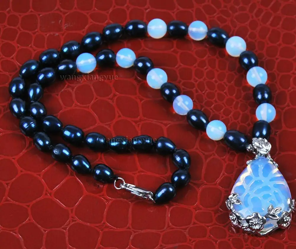 Genuine 7-8mm Rice Black Pearl/Sri Lanka Moonstone pendant(28x35mm) necklace 18"
Genuine 7-8mm Rice Black Pearl/Sri Lanka Moonstone pendant(28x35mm) necklace 18"