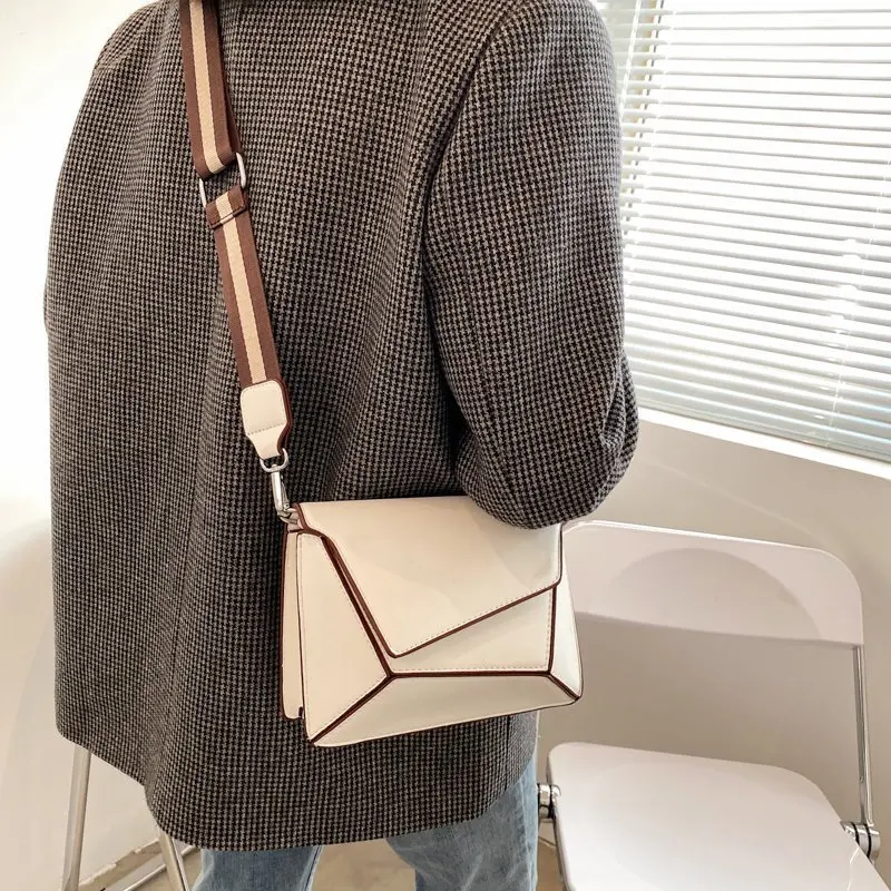 Trendy All-match Handbags 2021 New Summer Fashion Women's One-shoulder Small Square Bag Simple Messenger Bag Women
Trendy All-match Handbags 2021 New Summer Fashion Women's One-shoulder Small Square Bag Simple Messenger Bag Women