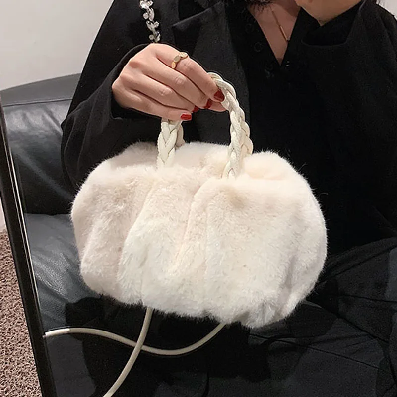 Lady Purse Female Bag Winter Plush Messenger Bag Cute Lantern Shape Handbag Beautiful White Thin Shoulder Strap
Lady Purse Female Bag Winter Plush Messenger Bag Cute Lantern Shape Handbag Beautiful White Thin Shoulder Strap