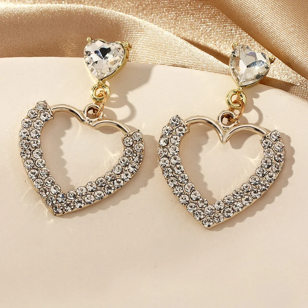 HI MAN French Sparkling Micro-Inlaid Crystal Heart Stud Earrings Women Temperament All-Match Birthday Gift Jewelry
HI MAN French Sparkling Micro-Inlaid Crystal Heart Stud Earrings Women Temperament All-Match Birthday Gift Jewelry