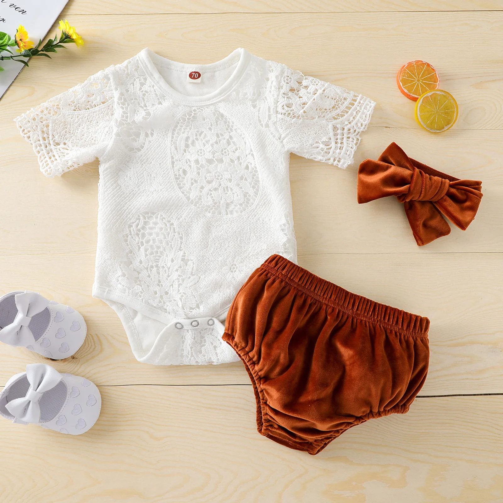 Emmababy 2021 New Summer Baby Girls 3Pcs Summer Outfits Short Sleeve Floral Lace Romper + Shorts + Headband Set Clothing
Emmababy 2021 New Summer Baby Girls 3Pcs Summer Outfits Short Sleeve Floral Lace Romper + Shorts + Headband Set Clothing