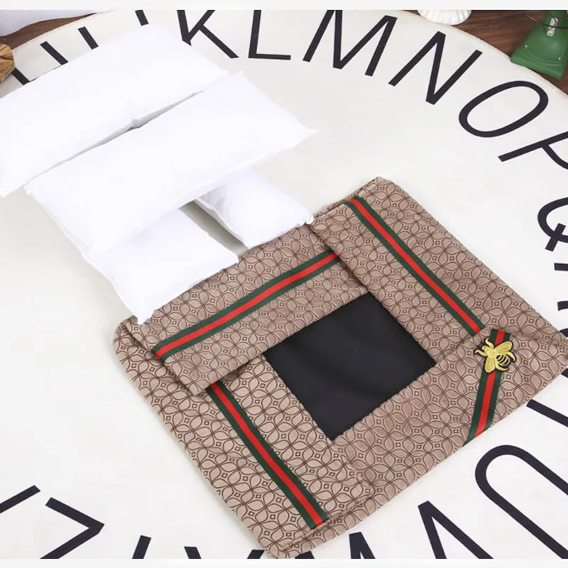 High-quality Luxury Pets Beds Sofas PP Cotton Velvet Soft Warm Kennel Removable Cover Dog House Anti-dirty Easy cleaning Sofas 
High-quality Luxury Pets Beds Sofas PP Cotton Velvet Soft Warm Kennel Removable Cover Dog House Anti-dirty Easy cleaning Sofas
