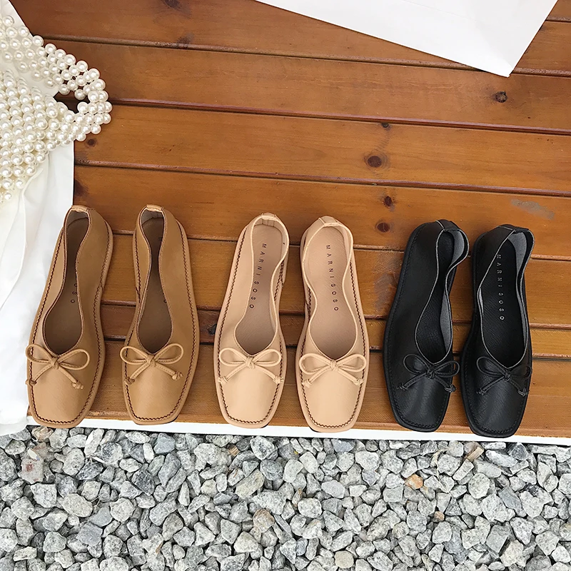 New simple grandma shoes soft leather square toe shallow flat soft sole single shoes casual shoes
New simple grandma shoes soft leather square toe shallow flat soft sole single shoes casual shoes