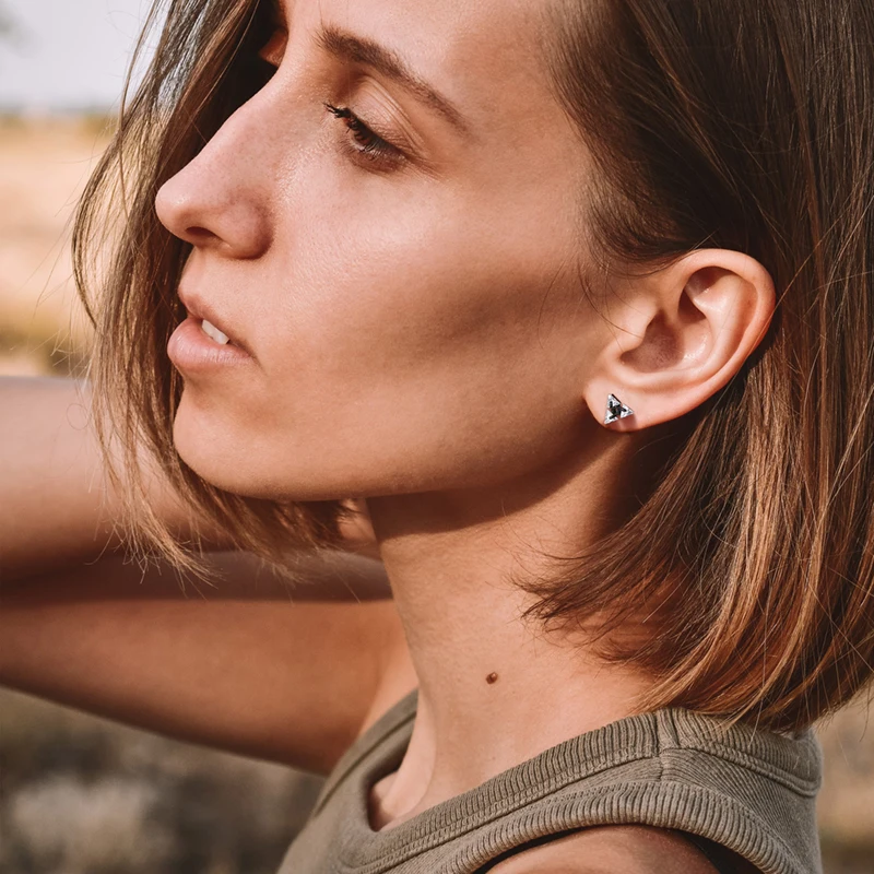 Charm Triangle Pave CZ Stud Earrings for Women Girls, Cubic Zirconia Mini Geometric Studs
Charm Triangle Pave CZ Stud Earrings for Women Girls, Cubic Zirconia Mini Geometric Studs