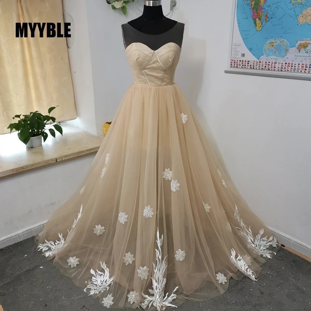 2021 MYYBLE Real Photo Fashion New Champagne Evening Dress Elegant Bride Long Scoop Lace Appliques Prom Dresses Formal Gowns
2021 MYYBLE Real Photo Fashion New Champagne Evening Dress Elegant Bride Long Scoop Lace Appliques Prom Dresses Formal Gowns