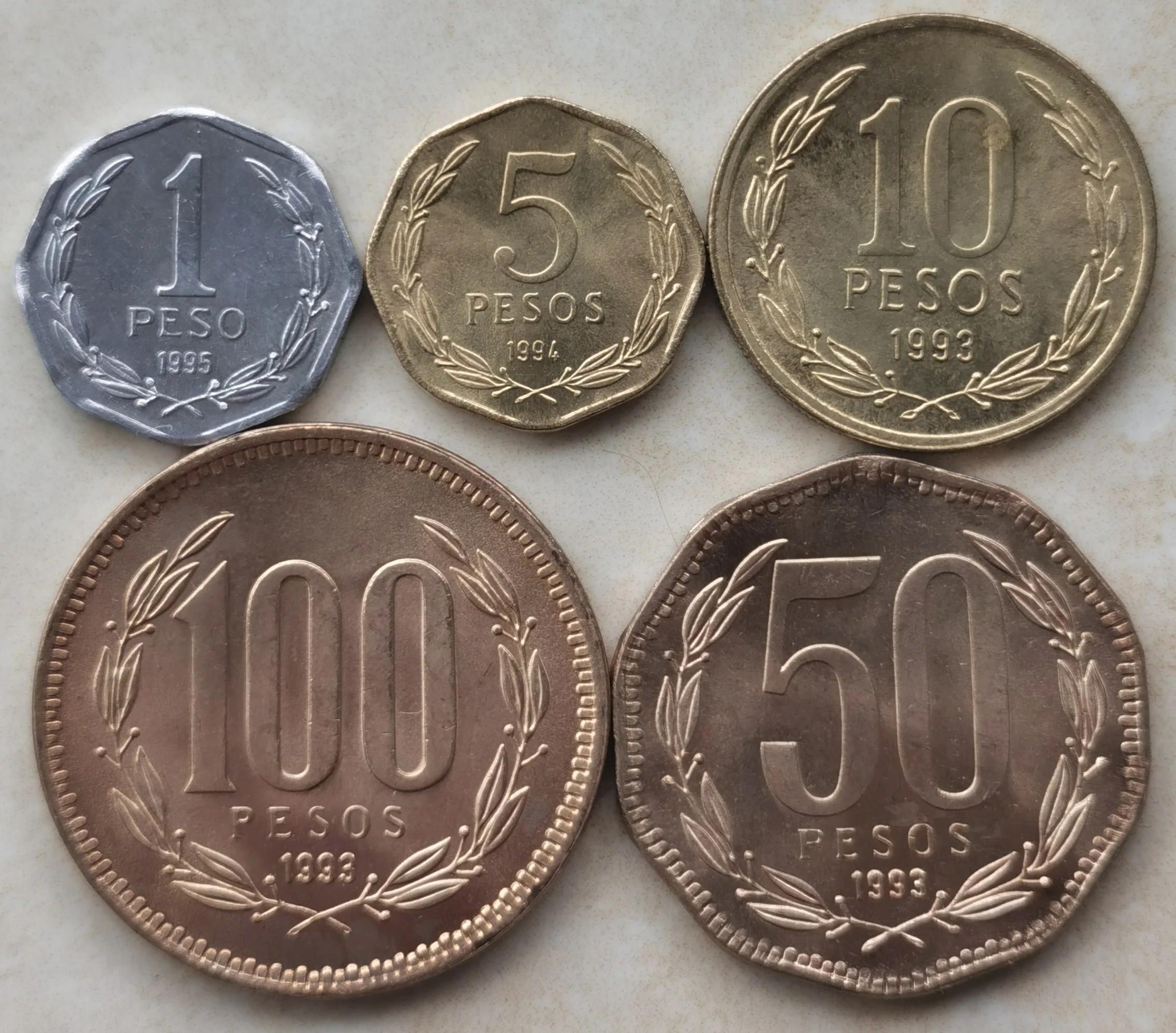 Chile 1990 1-5-10-50-100 Pesos 5pieces/full Set Unc Real Original Coins Collection
Chile 1990 1-5-10-50-100 Pesos 5pieces/full Set Unc Real Original Coins Collection