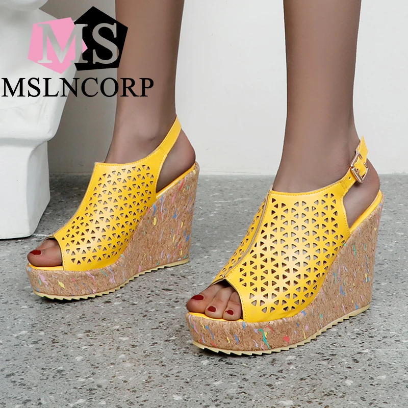 Latform Wedges Slippers Women Buckle Sandals 2021 New Female Shoes Fashion Heeled Shoes Casual Summer High Heels Shoes Woman
Latform Wedges Slippers Women Buckle Sandals 2021 New Female Shoes Fashion Heeled Shoes Casual Summer High Heels Shoes Woman