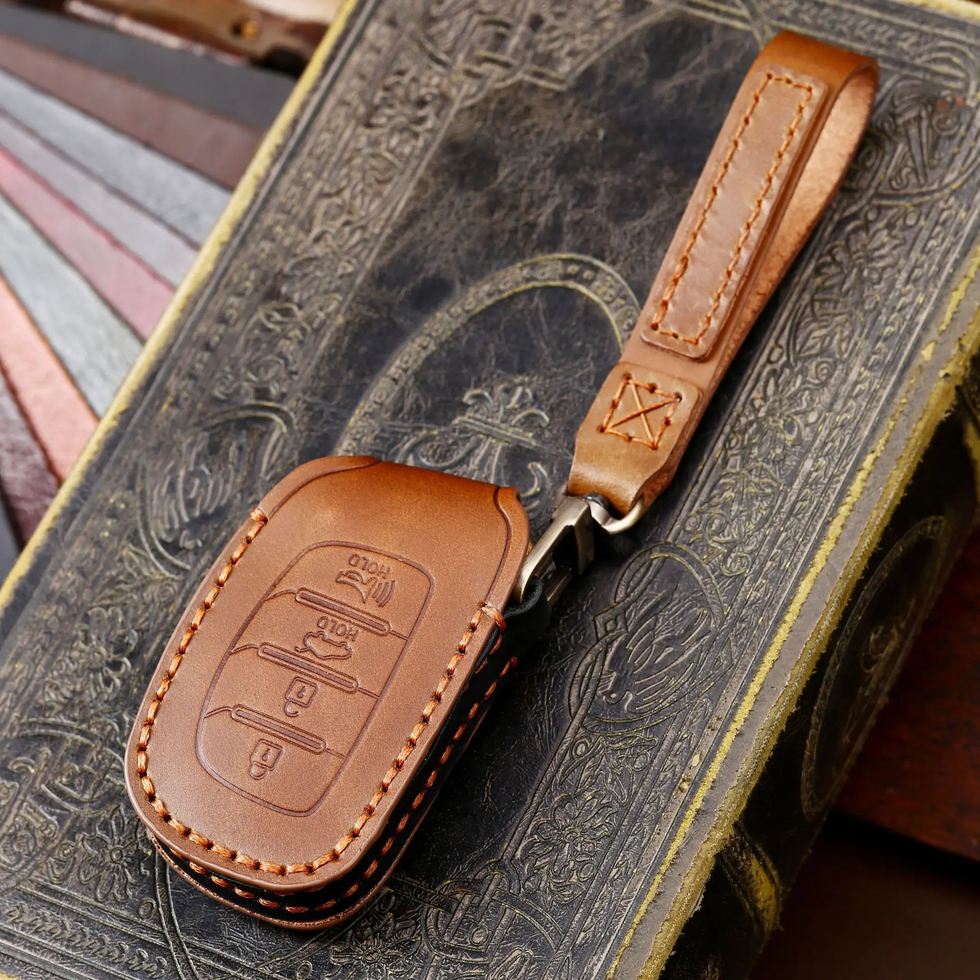 Genuine Leather Car Key Case Cover for Hyundai Tucson Sonata Santa Fe Elantra Accent Solaris Verna ix25 ix35 i20 i30 i40
Genuine Leather Car Key Case Cover for Hyundai Tucson Sonata Santa Fe Elantra Accent Solaris Verna ix25 ix35 i20 i30 i40