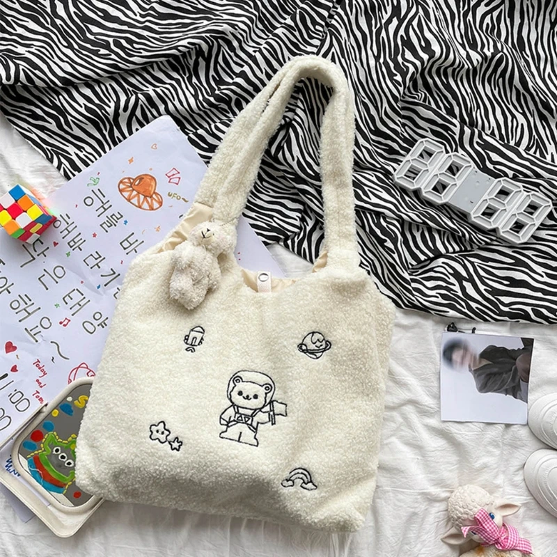 New Style Winter Plush Shoulder Bag Women Soft Tote Embroidery Large Capacity Shopper Shopping Bag
New Style Winter Plush Shoulder Bag Women Soft Tote Embroidery Large Capacity Shopper Shopping Bag