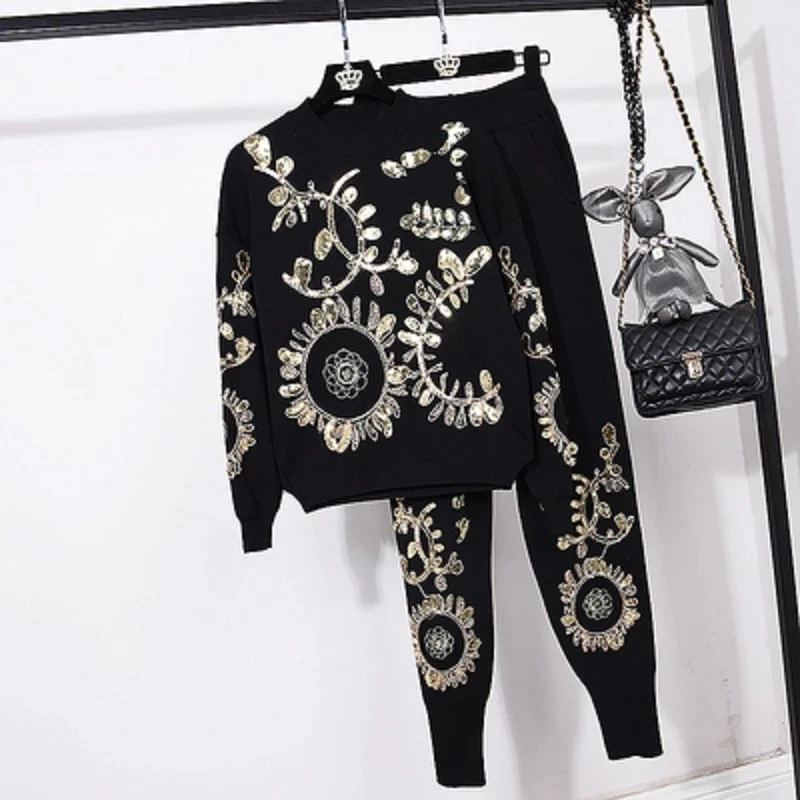 Fashion Women Knit Suit Autumn Embroidery Gold Leaf Floral Long Sleeve Sweater + Casual Little Feet Pants Two Piece Set H1624
Fashion Women Knit Suit Autumn Embroidery Gold Leaf Floral Long Sleeve Sweater + Casual Little Feet Pants Two Piece Set H1624
