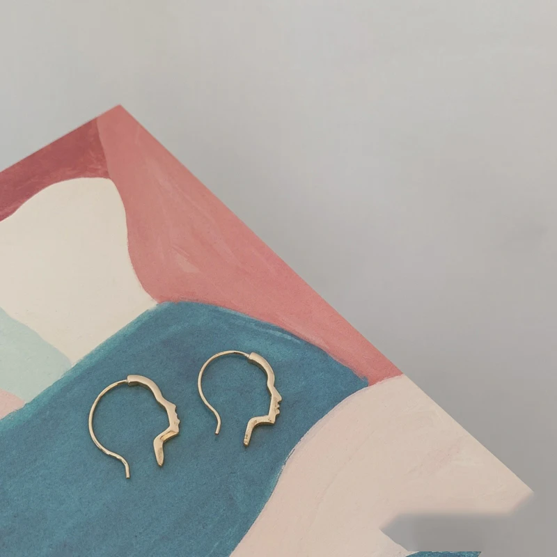 925 Sterling Silver Plated 14K Gold Face Dainty Korean Elegant Wedding Charming Fashion Ear Stud Earrings for Women Gift New
925 Sterling Silver Plated 14K Gold Face Dainty Korean Elegant Wedding Charming Fashion Ear Stud Earrings for Women Gift New