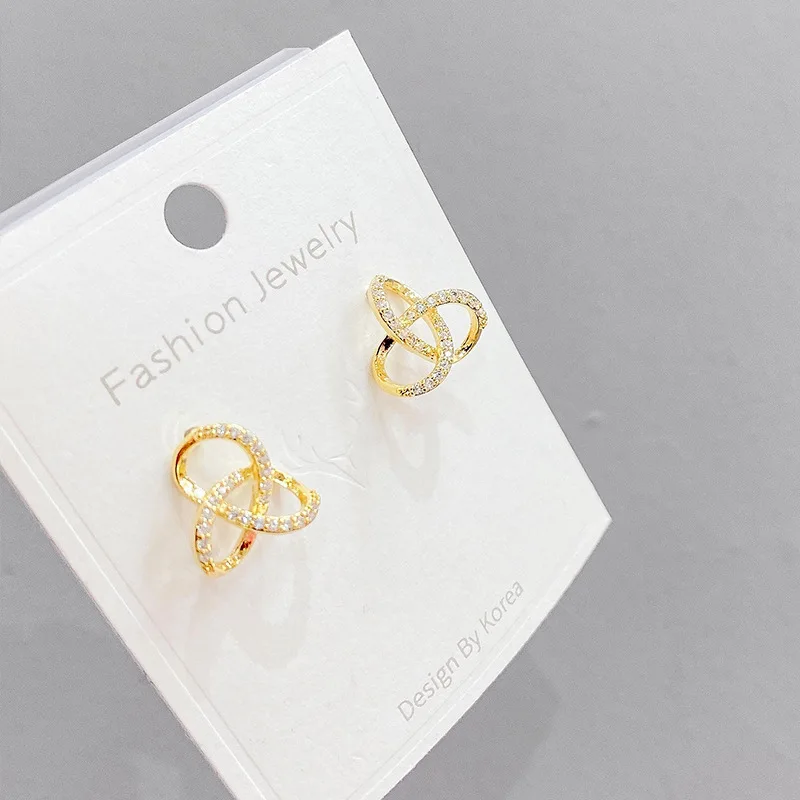 Женские серьги-гвоздики в Корейском стиле, круглые серьги из стерлингового серебра с винтажным орнаментом
Женские серьги-гвоздики в Корейском стиле, круглые серьги из стерлингового серебра с винтажным орнаментом