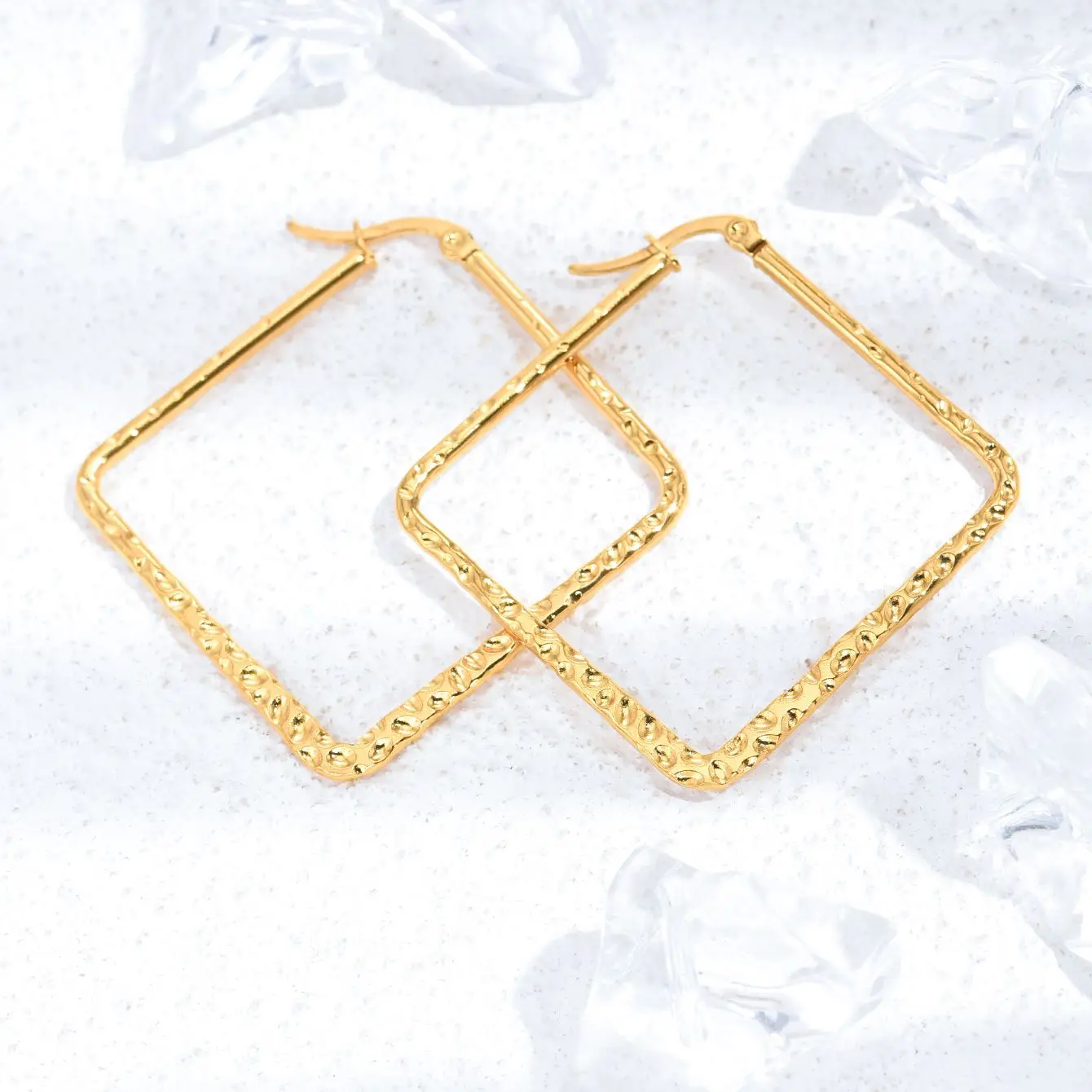 New style big circle earrings Golden flower and square pattern female fashion earrings
New style big circle earrings Golden flower and square pattern female fashion earrings
