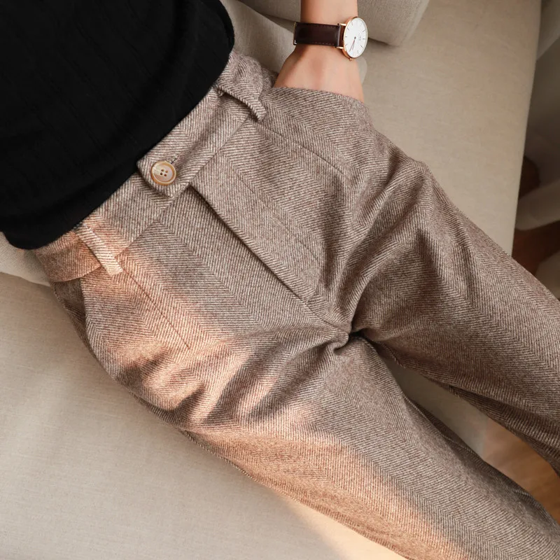 2021 Herringbone Thicken Cropped Pants Women's Harem Pencil Pants Autumn Winter High Waisted Casual Suit Pants
2021 Herringbone Thicken Cropped Pants Women's Harem Pencil Pants Autumn Winter High Waisted Casual Suit Pants