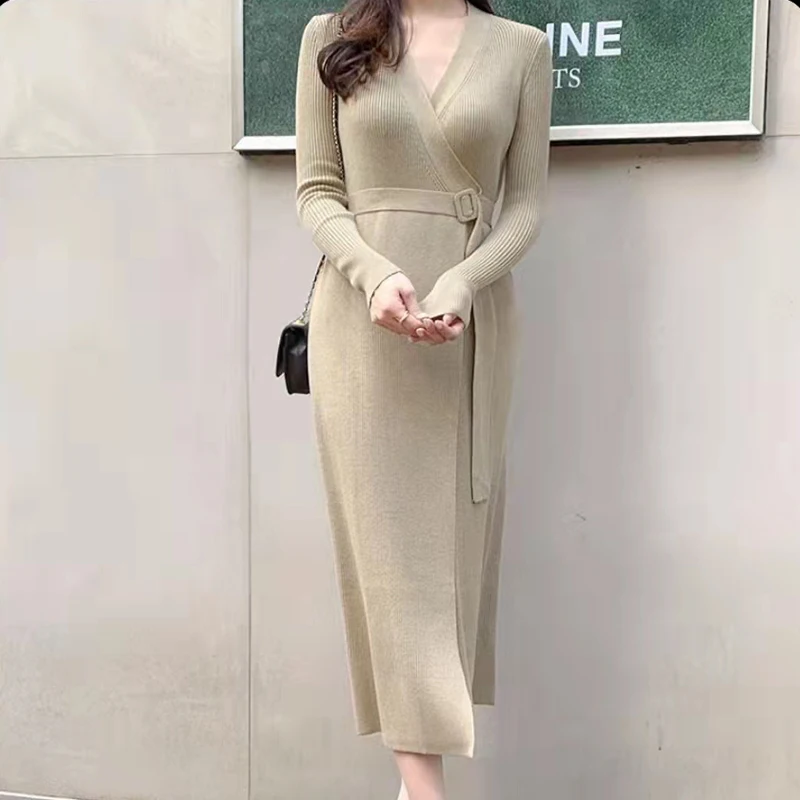 Winter Korean High Quality Knitted Slim Dresses Women New Elegant Long Sleeve Sexy V-Neck Chic Female Sweater Dress Robe
Winter Korean High Quality Knitted Slim Dresses Women New Elegant Long Sleeve Sexy V-Neck Chic Female Sweater Dress Robe