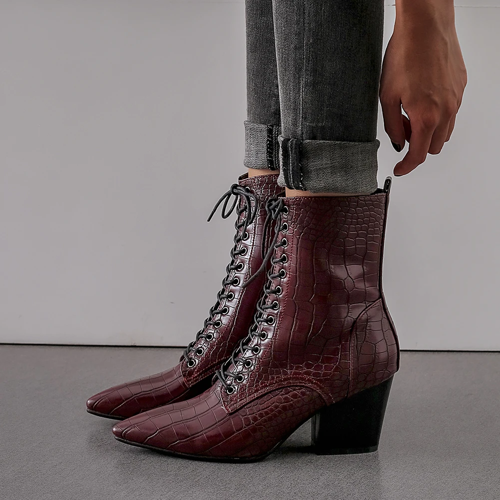 Sarairis New Design 2021 Big Size 43 High Heels Snake Print Trendy British Style Shoes Woman Boots Wholesale Short Boots Female 
Sarairis New Design 2021 Big Size 43 High Heels Snake Print Trendy British Style Shoes Woman Boots Wholesale Short Boots Female