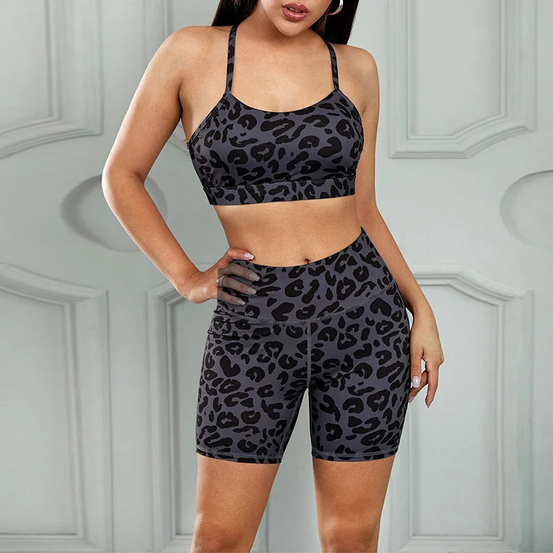 WOHUADI 2021 Women Leopard Yoga Set Vital Seamless Sport Suit Gym Clothes Fitness Crop Top Shirt High Waist Shorts Sportswear
WOHUADI 2021 Women Leopard Yoga Set Vital Seamless Sport Suit Gym Clothes Fitness Crop Top Shirt High Waist Shorts Sportswear