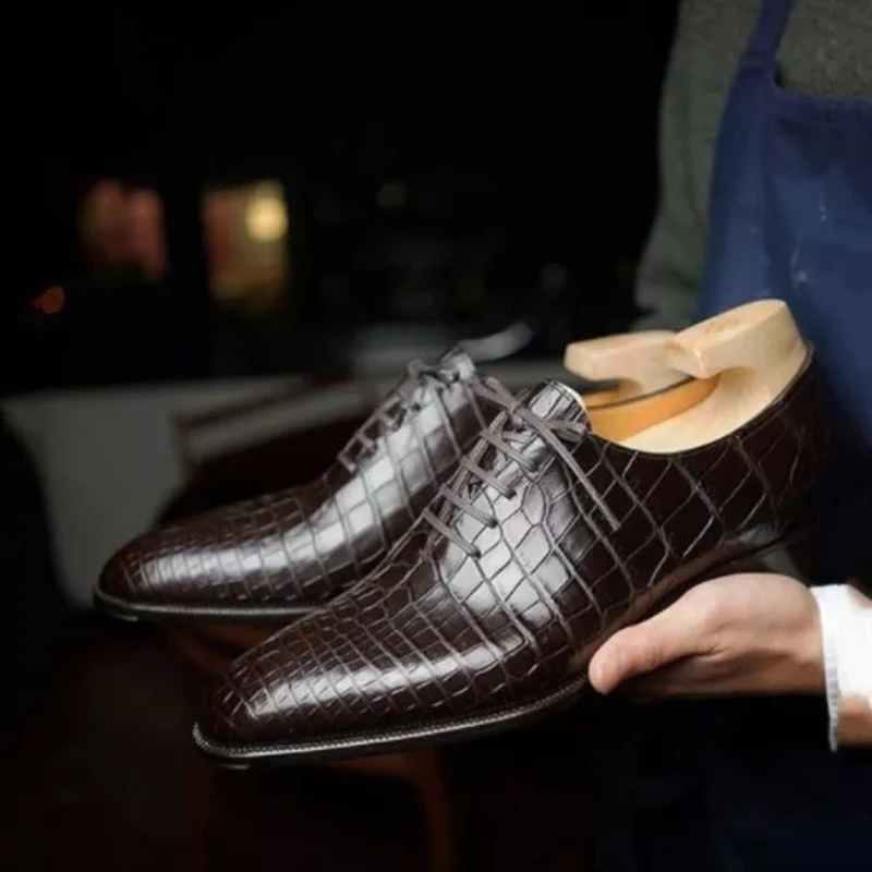 Trendy Men Fashion Spring and Autumn Pointed Low Heel Lace Up Classic Comfortable Casual PU Leather Business Derby Shoes AQ382
Trendy Men Fashion Spring and Autumn Pointed Low Heel Lace Up Classic Comfortable Casual PU Leather Business Derby Shoes AQ382