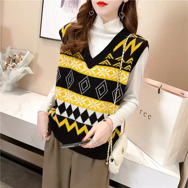 Women Cute Argyle Knit Sweater Vest 2021 New Cottagecore Loose Casual Sweater Vest Spring Autumn Fashion Beige Black Streetwear
Women Cute Argyle Knit Sweater Vest 2021 New Cottagecore Loose Casual Sweater Vest Spring Autumn Fashion Beige Black Streetwear