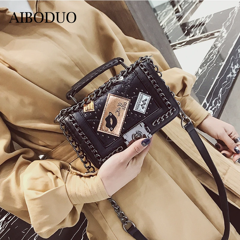 AIBODUO New Shoulder Bags For Women 2020 Fashion Lock Chain Small Square Bag Popular Rivet Casual Shopping Messenger Bag
AIBODUO New Shoulder Bags For Women 2020 Fashion Lock Chain Small Square Bag Popular Rivet Casual Shopping Messenger Bag