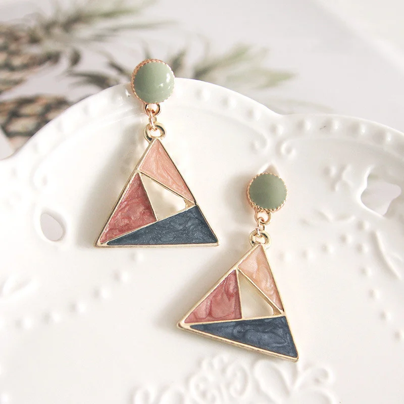 New fashion Korean earrings creative contrast starry sky dripping oil earrings triangle earrings jewelry gifts wholesale
New fashion Korean earrings creative contrast starry sky dripping oil earrings triangle earrings jewelry gifts wholesale