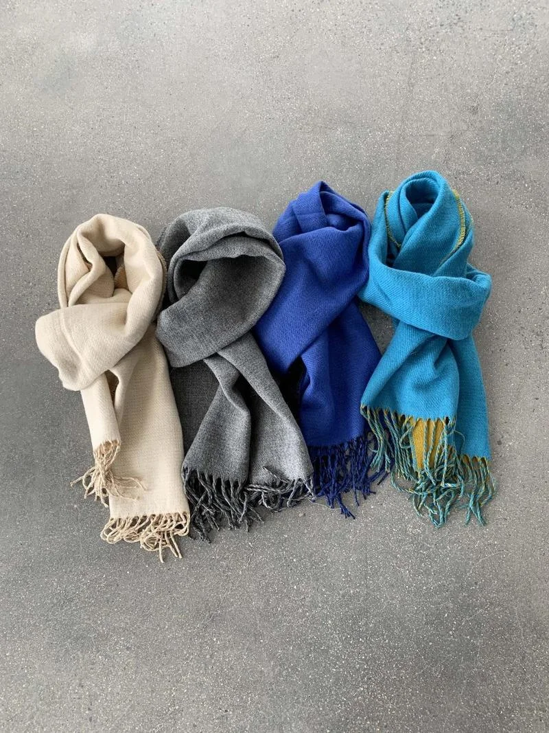 22SS Tassel High Quality Wool ADER ERROR Scarf Men Women 100% Cotton ADER Scarf High Street Autumn Winter Haikyuu Techwear
22SS Tassel High Quality Wool ADER ERROR Scarf Men Women 100% Cotton ADER Scarf High Street Autumn Winter Haikyuu Techwear