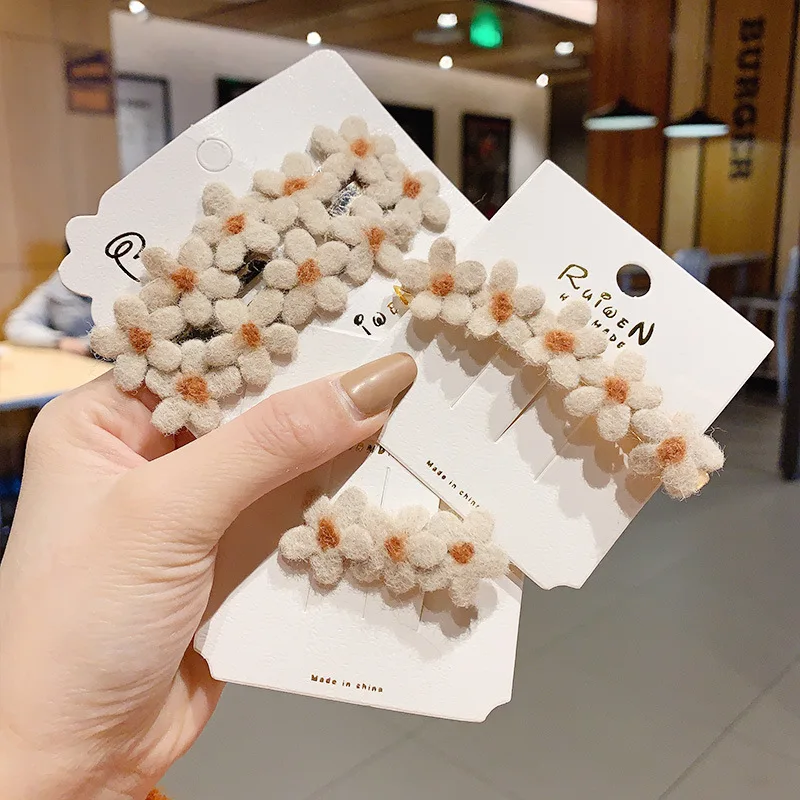 Korean Simple Beautiful Plush Flower BB Clip Hair Accessories for Sweet Girl Women Fashion Duckbill Clip Headwear Fashion Hot
Korean Simple Beautiful Plush Flower BB Clip Hair Accessories for Sweet Girl Women Fashion Duckbill Clip Headwear Fashion Hot