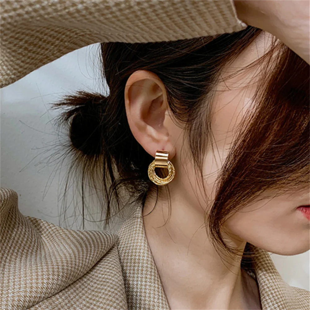 Punk Metallic Gold Multiple Small Circle Pendant Earrings New Jewelry fashion Wedding Party Unusual Earrings For Woman
Punk Metallic Gold Multiple Small Circle Pendant Earrings New Jewelry fashion Wedding Party Unusual Earrings For Woman